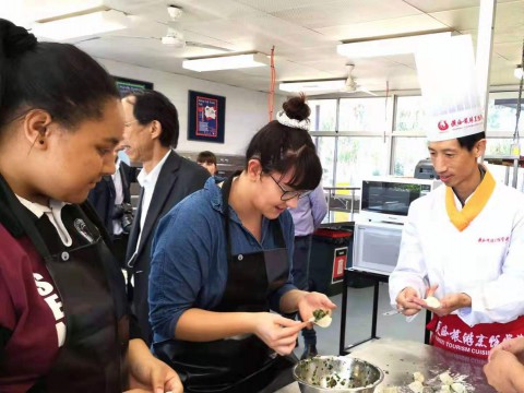 澳大利亚亚马斯登职业学校到开云kaiyun网页版进行中国厨艺交流