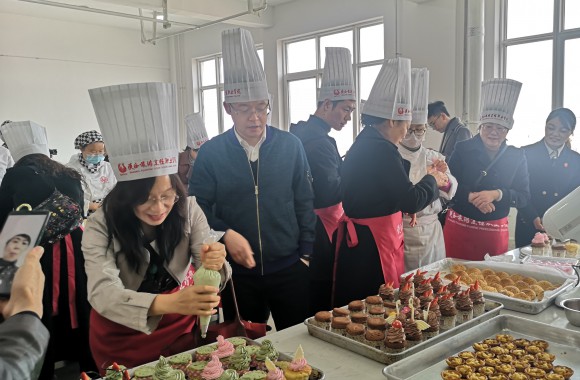省教科文卫体工会组织的《品味舌尖工会深情 展示别样女性风采》活动在开云kaiyun网页版圆满成功