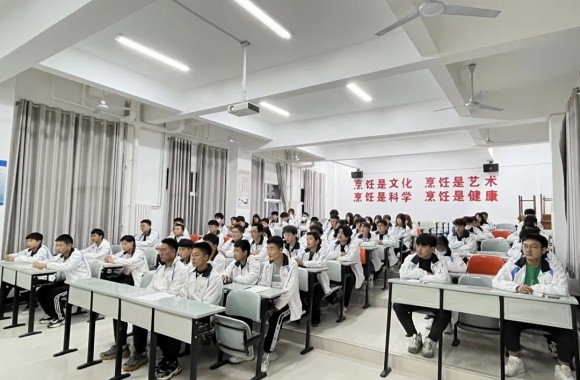 大学生骨干培训|开云kaiyun网页版举行2021届大学生骨干培训开班典礼
