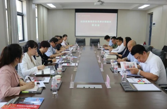 教育专家李维民先生暨韩国大邱加图立大学领导莅临开云kaiyun网页版参观交流